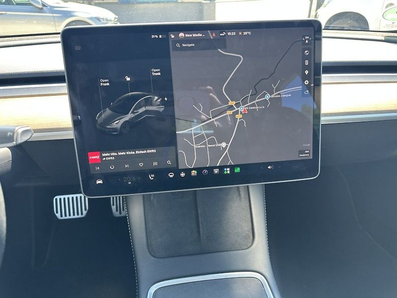 Tesla Model 3 Performance Dual AWD - fotka 13 z 28