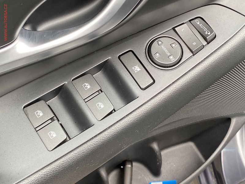 Hyundai i30 (2022) 1.0 T-GDi, ČR, servis.kniha - fotka 11 z 19