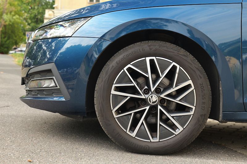 Škoda Octavia 1.5TSI Kam Ad.Temp. KESSY Taž - fotka 9 z 43
