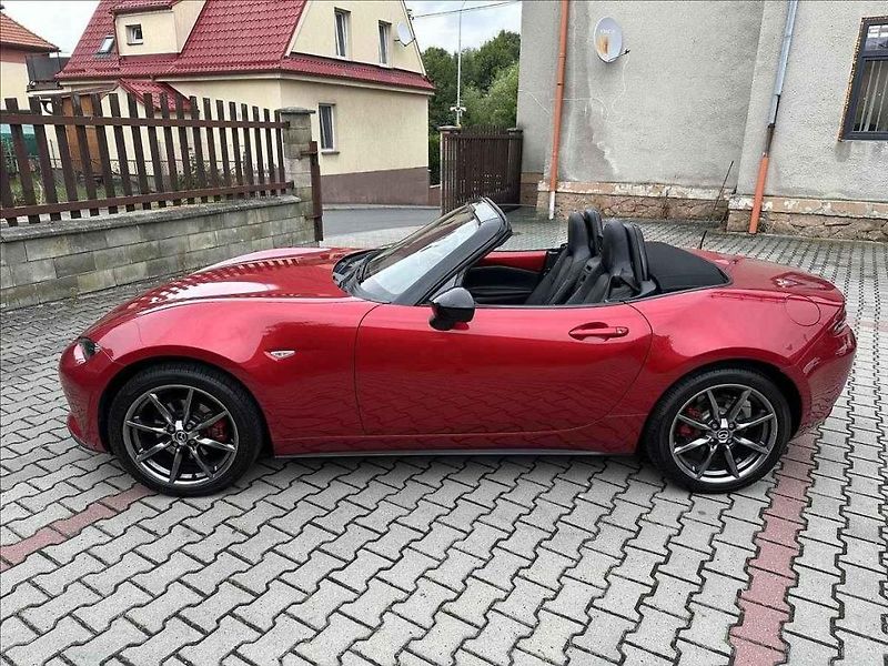 V nabídce ojetých kabrioletů můžete najít i mimořádné veterány. Škoda Felicia.