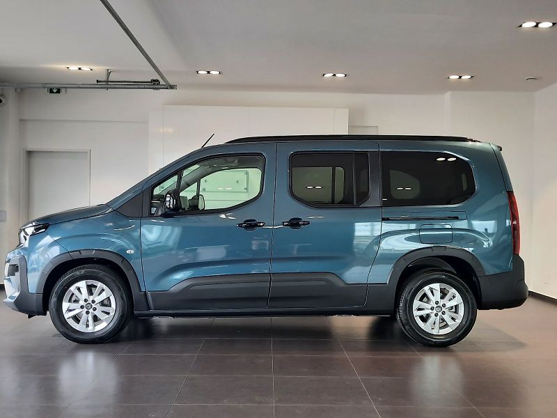 Peugeot Rifter (2026) LONG ALLURE BlueHDi 130 MAN6 - fotka 3 z 16