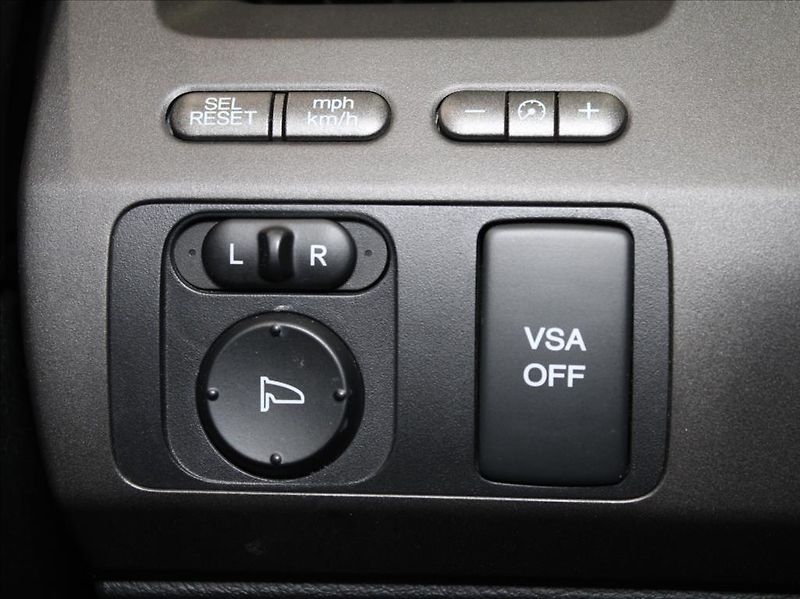 Honda Civic 2,0 VTEC 147kW Si 2.maj.124tkm - fotka 12 z 18