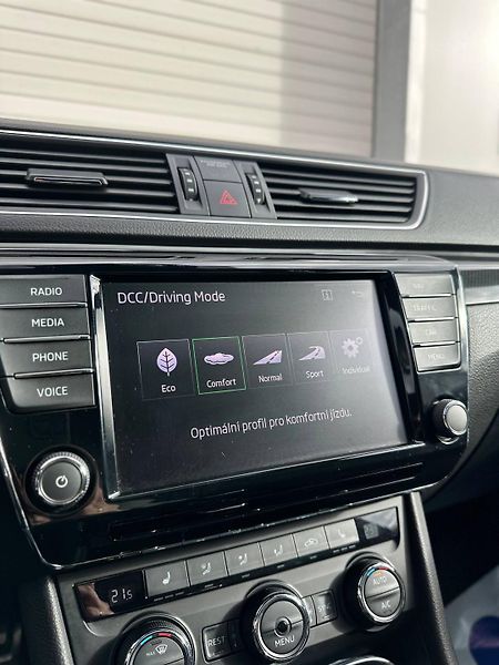 Škoda Superb (2017) III SPORTLINE 140KW DSG - fotka 43 z 48