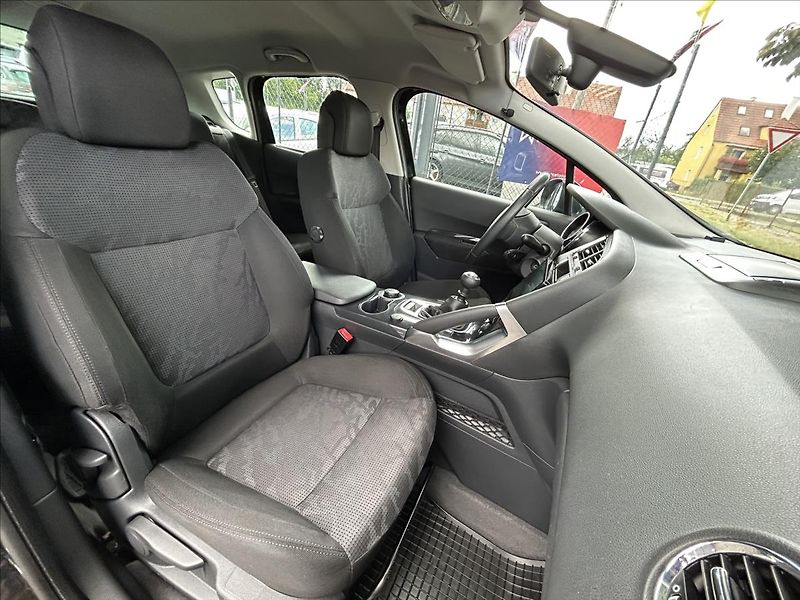 Peugeot 3008 1,6 HDi  Tažné,ALU,Klimatizace - fotka 30 z 43