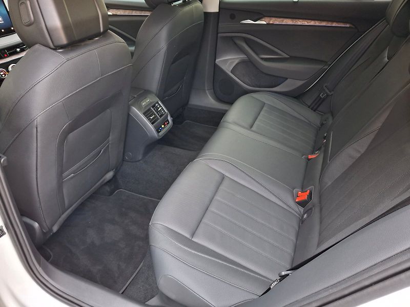 Škoda Superb (2024) Combi L&K DSG 2,0TDi 110kW - fotka 7 z 35