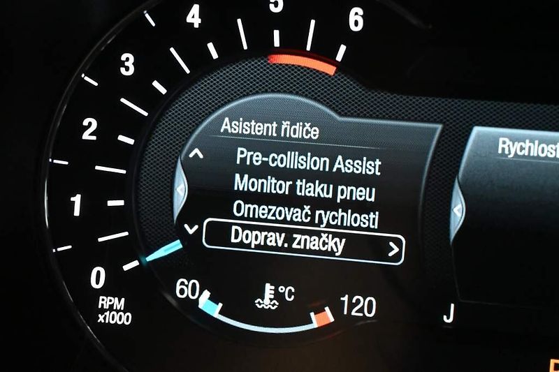 Ford Mondeo (2022) 2.0 LED SONY Tažné Kamera 8AT - fotka 30 z 37