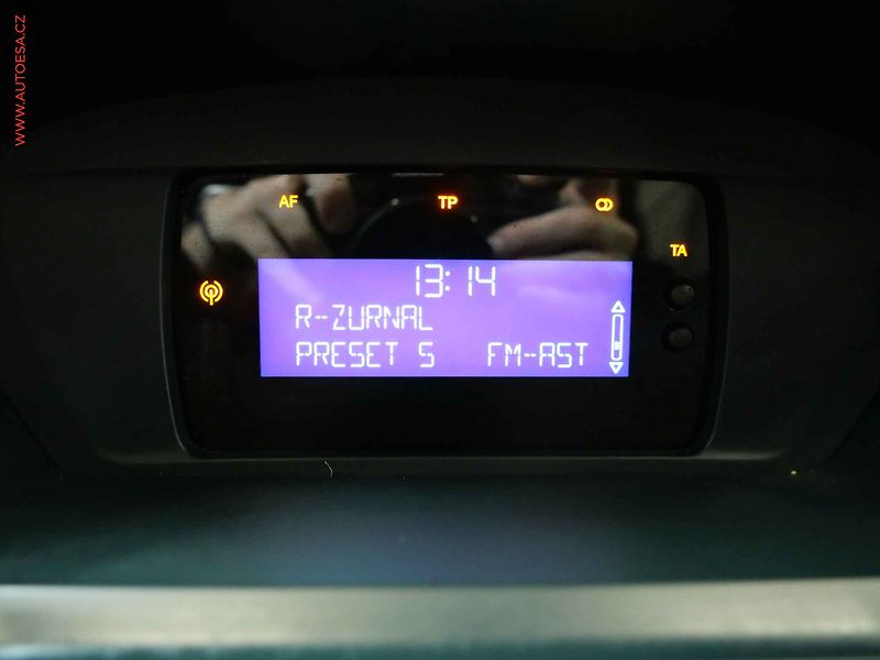 Ford C-MAX (2012) 1.6i, 2.maj,ČR, Klima - fotka 17 z 20