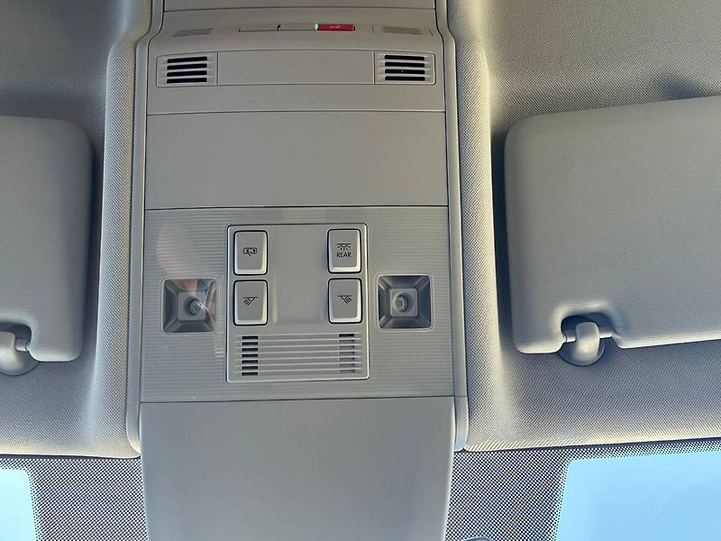 Volkswagen Touran (2023) 1.5 TSI 110kW manuál - fotka 24 z 35