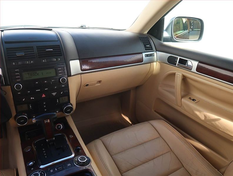 Volkswagen Touareg (2003) 3.2 V6, LPG, 4X4, Automat - fotka 8 z 21
