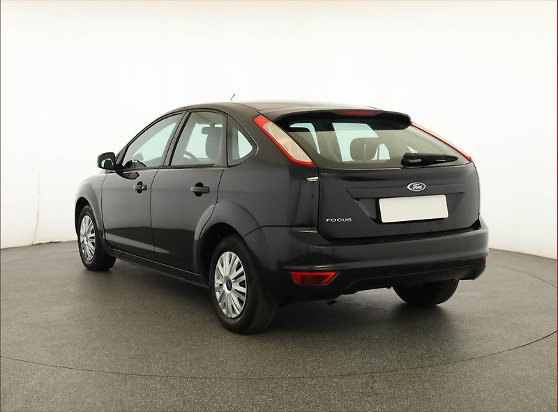 Ford Focus (2010) 1.6 16V, nová STK, udržované - fotka 4 z 11