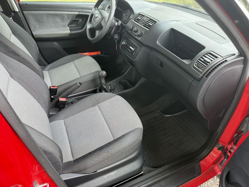 Škoda Fabia 1,2HTP Klimatizace - fotka 10 z 19