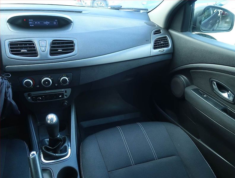Renault Fluence (2013) 1.6 16V, po STK, plně pojízdný - fotka 8 z 14