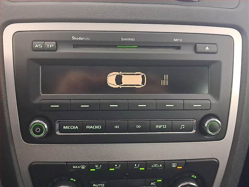 Škoda Octavia (2013) Ambition 1.4 TSI, Tempomat - fotka 19 z 20