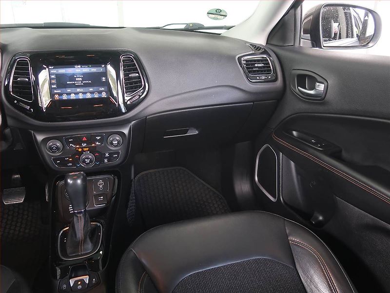 Jeep Compass (2018) 2.0 MultiJet, 4X4, Automat - fotka 8 z 17