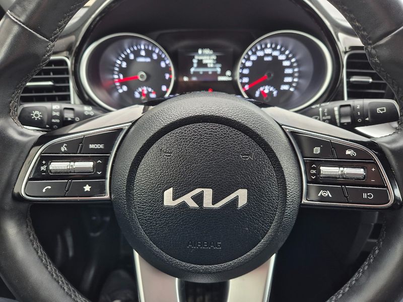 Kia XCeed (2022) 1.5i TOP  NOVE V CZ EXKLUSIVE - fotka 30 z 37