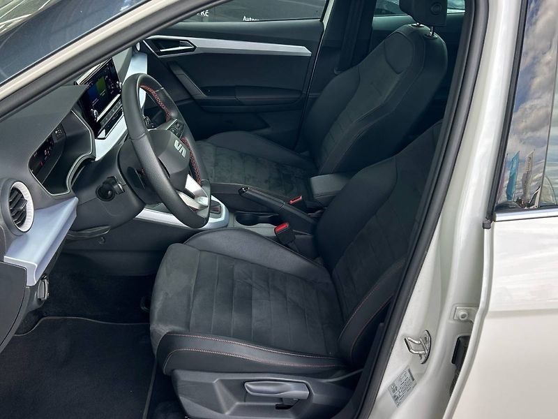 Seat Arona (2023) 1.0 TSI 7DSG FR - fotka 19 z 28