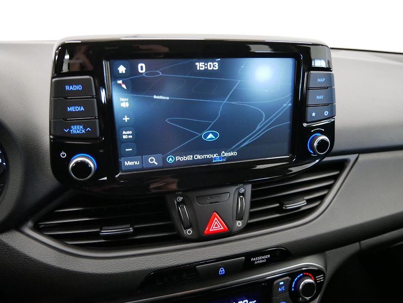 Hyundai i30 - fotka 17 z 23