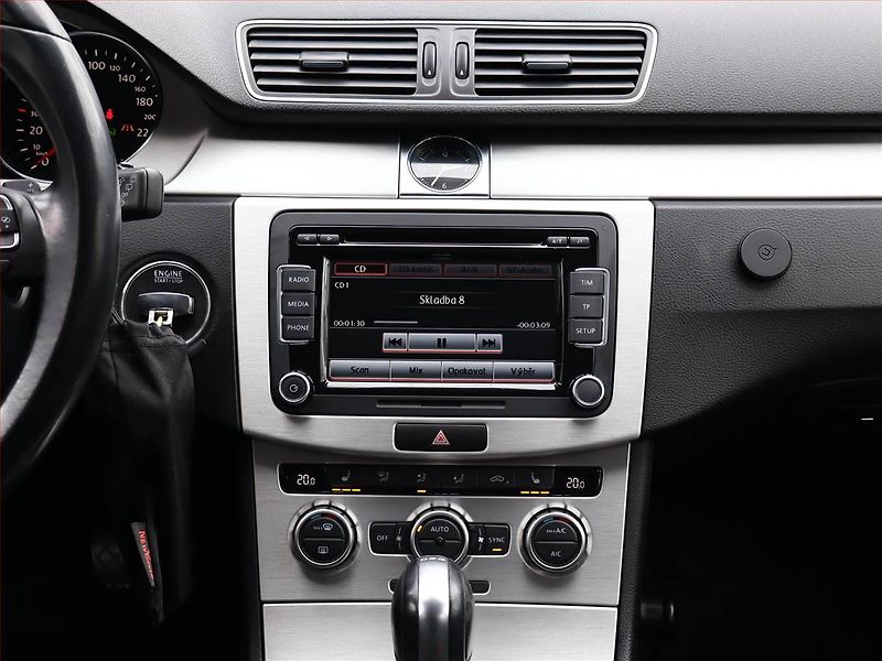 Volkswagen Passat (2012) Highline 2.0 TDI, 4X4 - fotka 10 z 19