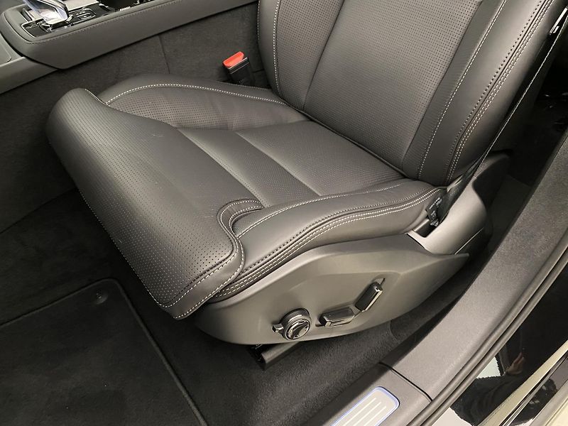 Volvo XC90 (2026) T8 AWD Plug-in DARK PLUS 7m - fotka 31 z 72