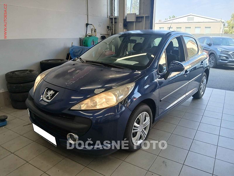 Peugeot 207 (2008) 1.4i, Premium, AC, temp - fotka 1 z 3