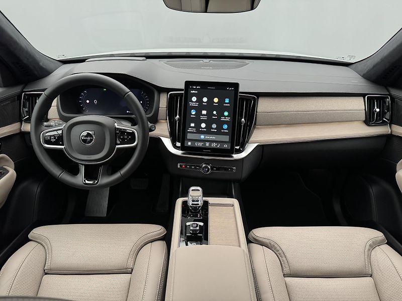 Volvo XC90 (2026) B5 AWD AUT DARK ULTRA 7 míst - fotka 2 z 26
