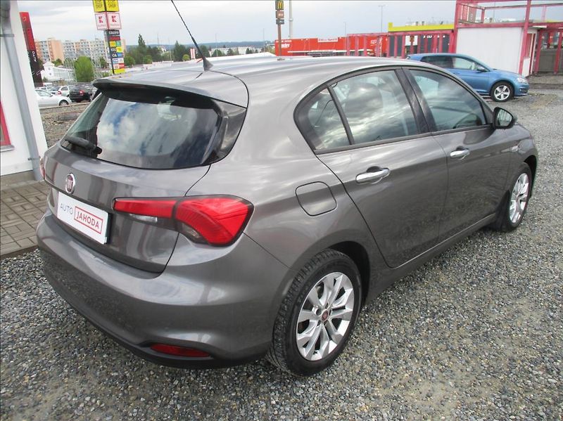 Fiat Tipo 1,4 i 16V, digiklima,Zamluven - fotka 5 z 40