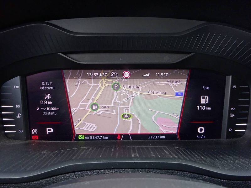 Škoda Karoq (2023) Sportline 1.5 TSI 110kW DSG - fotka 12 z 29