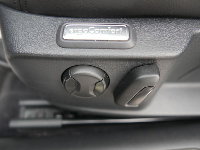 Volkswagen Passat 1,4 TSI GTE Automat - fotka 20 z 44