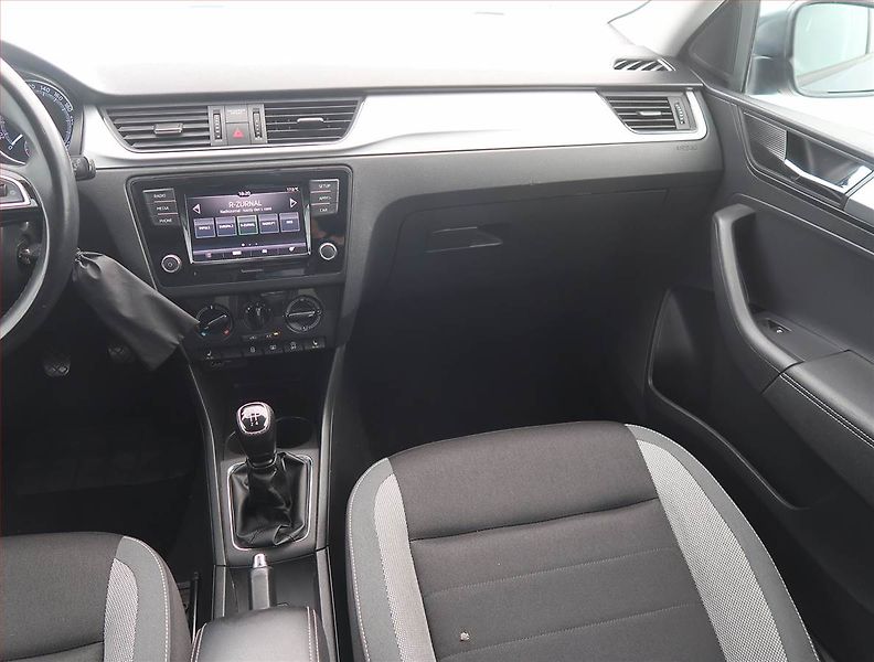 Škoda Rapid (2019) Ambition 1.0 TSI - fotka 8 z 13
