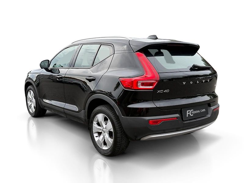 Volvo XC40 T2 FWD // CORE // PANORAMA - fotka 3 z 30