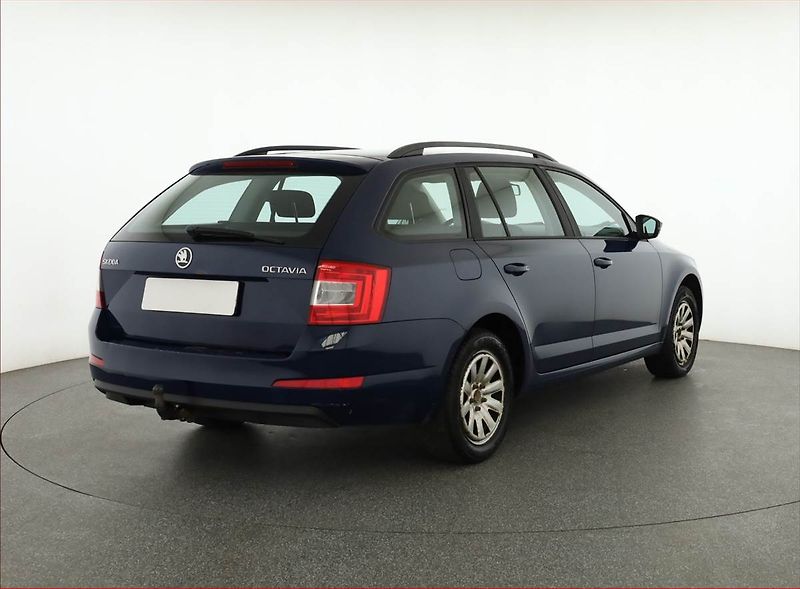 Škoda Octavia (2014) 1.6 TDI, Serv.kniha, Tempomat - fotka 5 z 13