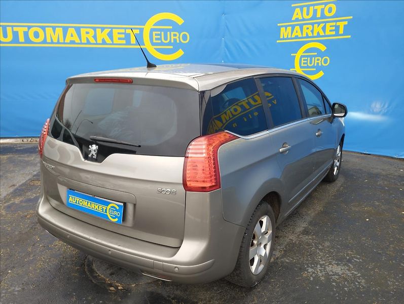 Peugeot 5008 1,6 Hdi - fotka 4 z 13