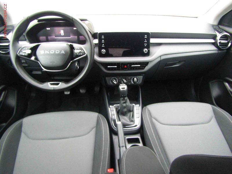 Škoda Fabia (2025) 1.0TSi, 1.maj,ČR, LED, AC - fotka 9 z 20