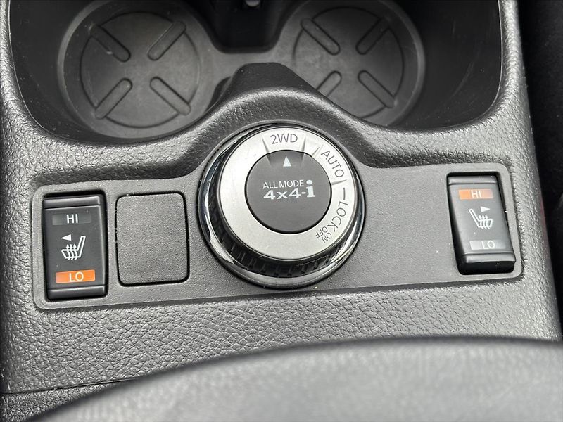 Nissan X-Trail 1,6 D PLNÝ SERVIS 360° PANORAM - fotka 27 z 44