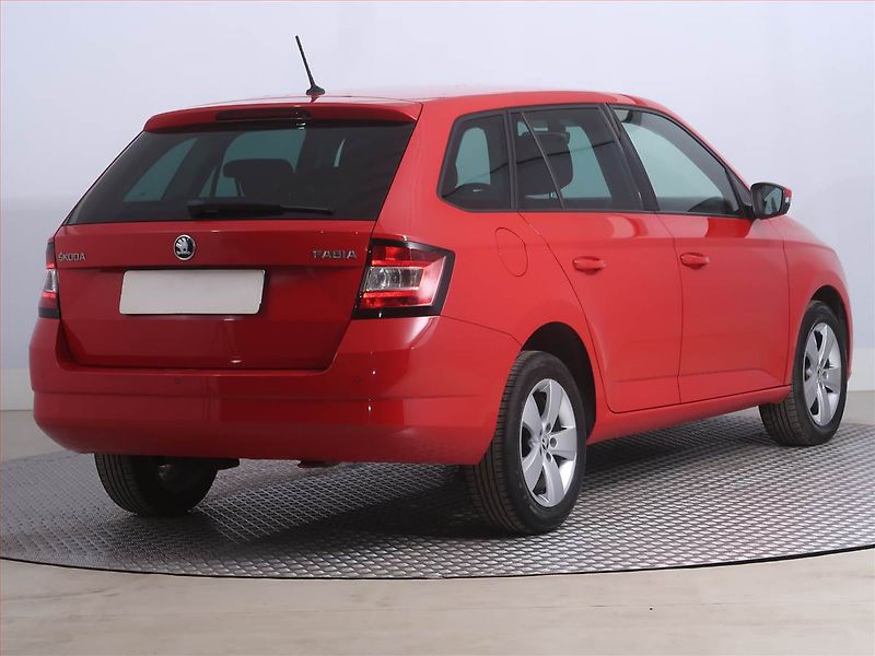 Škoda Fabia (2015) Style 1.2 TSI, Automat - fotka 5 z 21