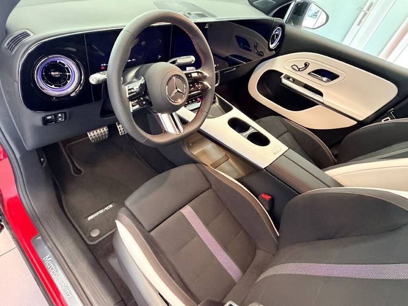 Mercedes-Benz GLB (2026) 350 4MATIC s technologií EQ - fotka 2 z 6