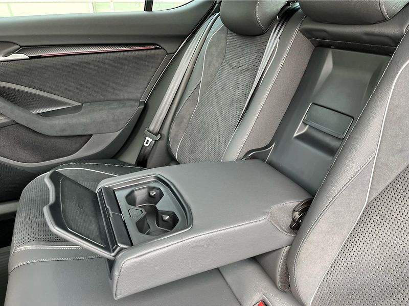Škoda Superb 2.0TDI 142kW SPORTLINE 4X4 DSG - fotka 24 z 30