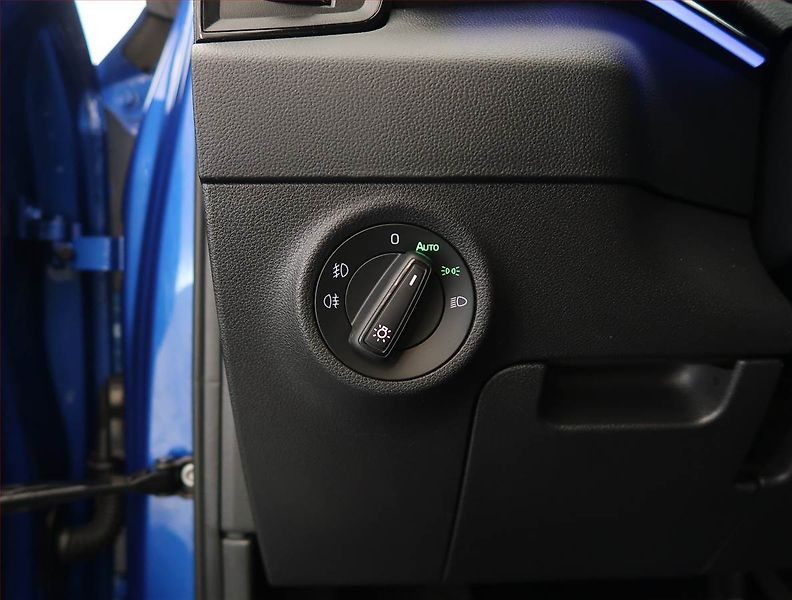 Škoda Karoq (2021) Sportline 1.5 TSI, digi klima - fotka 26 z 28