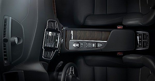 Volvo XC90.