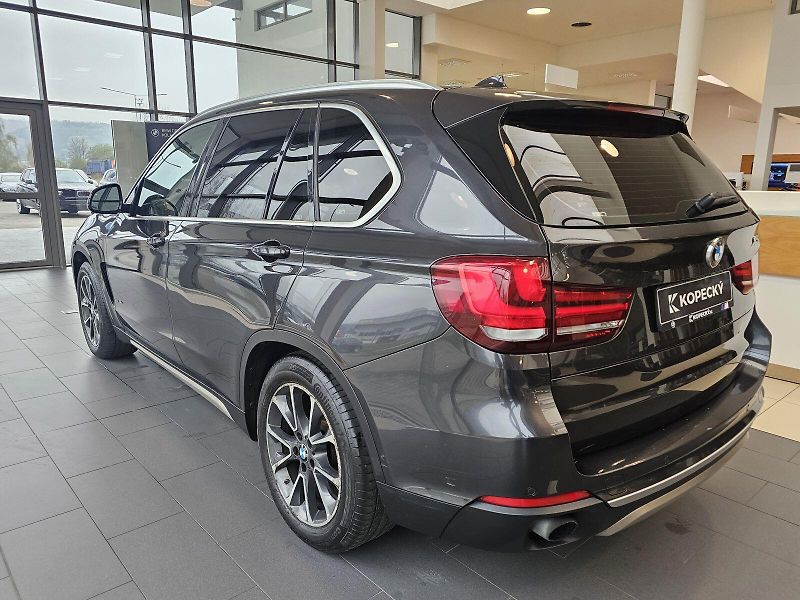 BMW X5 xDrive30d - fotka 3 z 23
