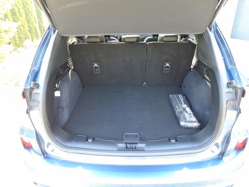 Ford Kuga 2,0EcoBlue 140kW AWD Vignale A - fotka 36 z 50