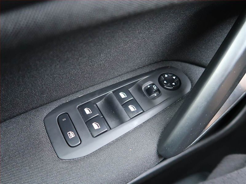 Peugeot 308 (2019) 1.2 PureTech, ČR,1.maj - fotka 15 z 17