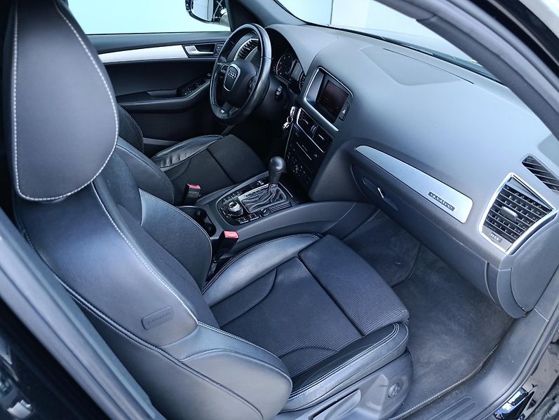 Audi Q5 2.0TDI QUATTRO S-LINE ČR - fotka 19 z 31