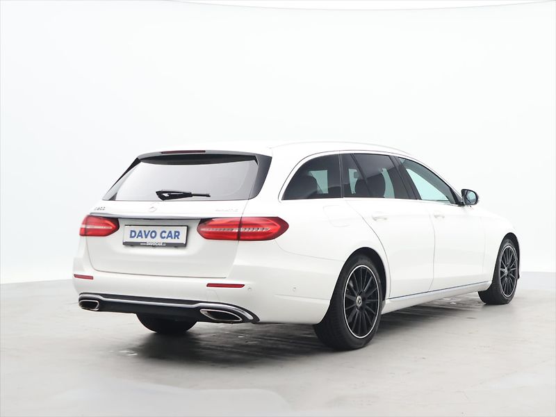 Mercedes-Benz Třídy E 2,0 200 135kW 4Matic Avantgard - fotka 7 z 27