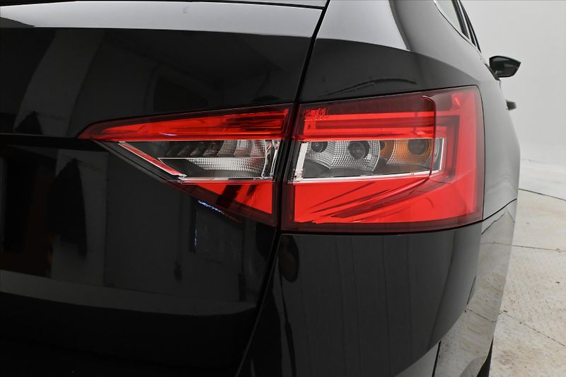 Škoda Superb 2,0 TDI 110kW DSG Style Záruka - fotka 23 z 24
