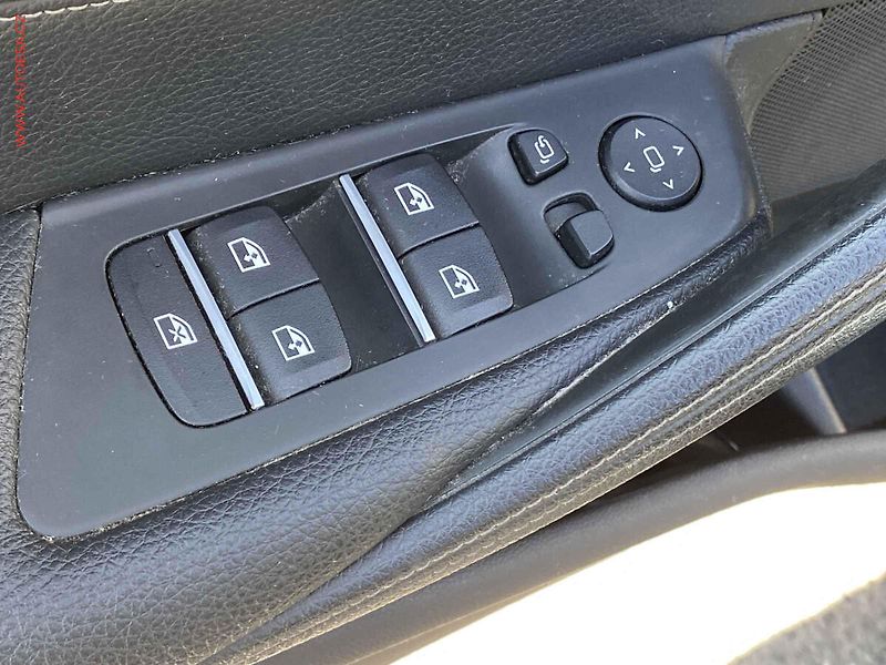 BMW Řada 5 (2017) 3.0D 530d, AT, navi, bixen - fotka 11 z 20