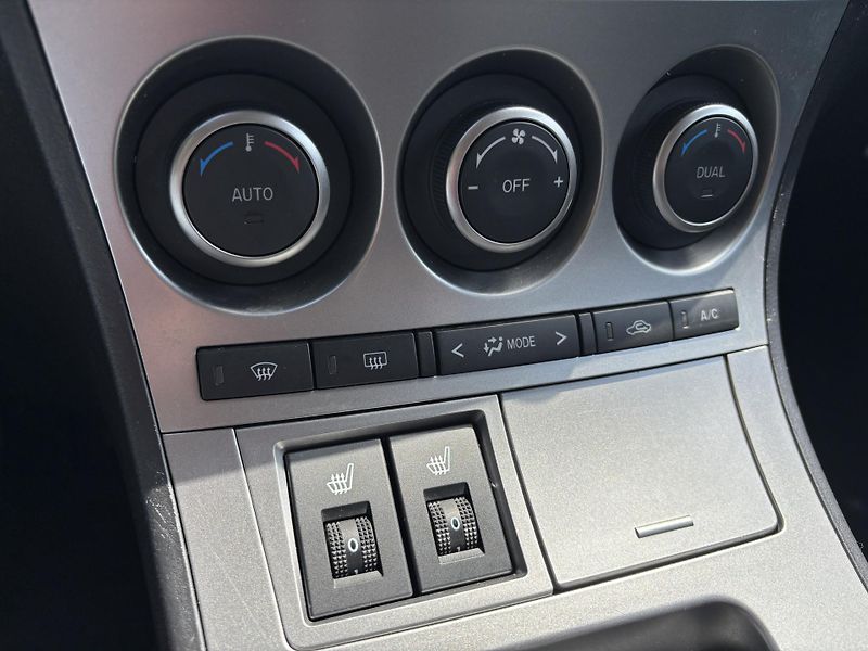 Mazda 3 1.6 Active Plus - fotka 27 z 30