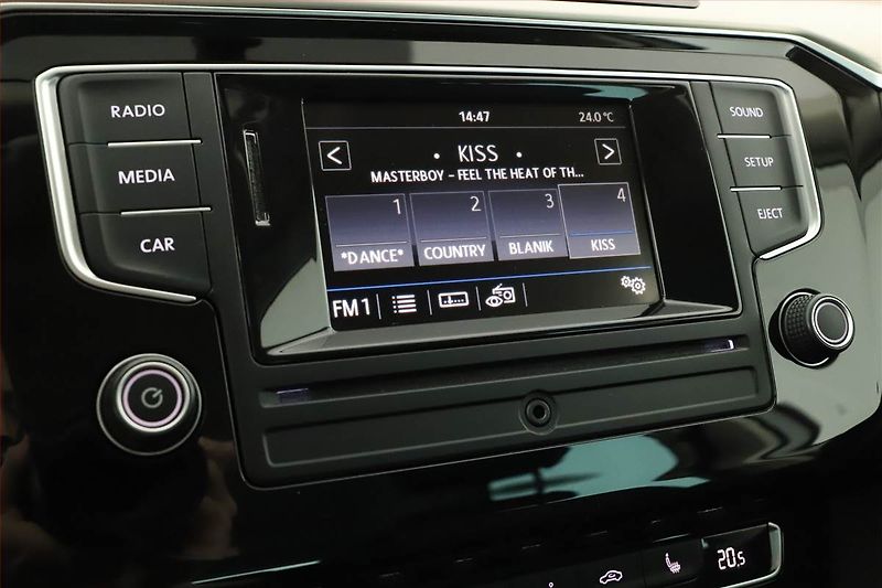 Volkswagen Passat (2017) R-Line 2.0 TDI, Kůže - fotka 9 z 20