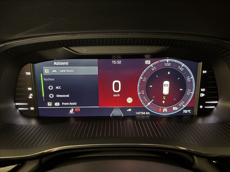 Škoda Octavia 2,0 TDi  Sportline Virtual LED - fotka 27 z 49