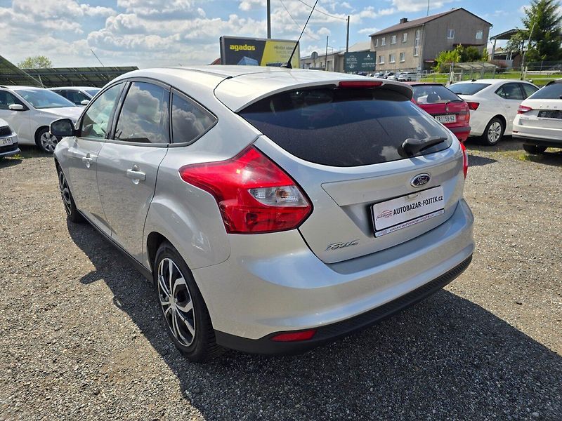 Ford Focus (2011) 1.6i 77KW garance km - fotka 5 z 25